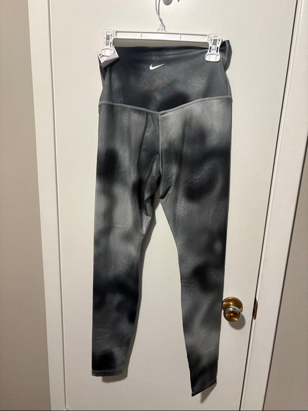NWT Nike Gray Tie-Dye Leggings - Picture 2 of 6